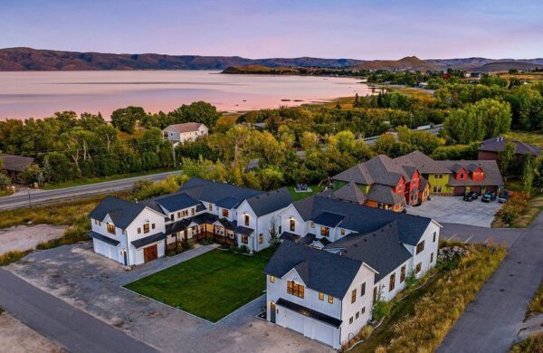 Why-Farmhouse-Lifestyle-is-the-New-Luxury